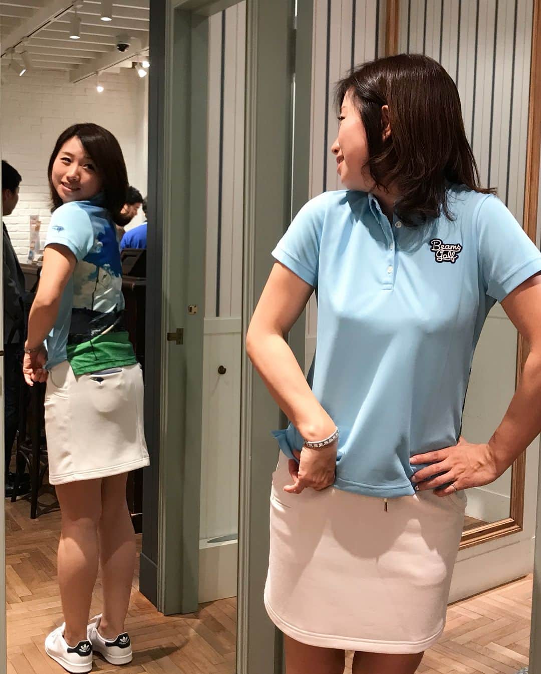 勝又優美さんのインスタグラム写真 - (勝又優美Instagram)「ビームス&ウィンズ有楽町で新作試着祭りその②♡( ´∀｀) 今期オレンジレーベル名物バックプリント〜〜(*≧∀≦*) 新作はよりカラフルになって、 ゴルフ場で目立つこと間違いなし！(*≧∀≦*) これ可愛いです！  #beamsgolf#オレンジレーベル #ビームス&ウィンズ有楽町 #ゴルフウェア #pinggolf#勝又優美 #ping#ゴルフ#ゴルフレッスン #ゴルフ女子 #可愛いゴルフウェア #ゴ^_^ルフコーデ #golf#lpga#golfstagram#golfpractice #golfcoach #coach #golfpro#golflesson#ゴルフコーチ#golfing#golfswing #golfer」4月11日 22時54分 - yumi.katsumata