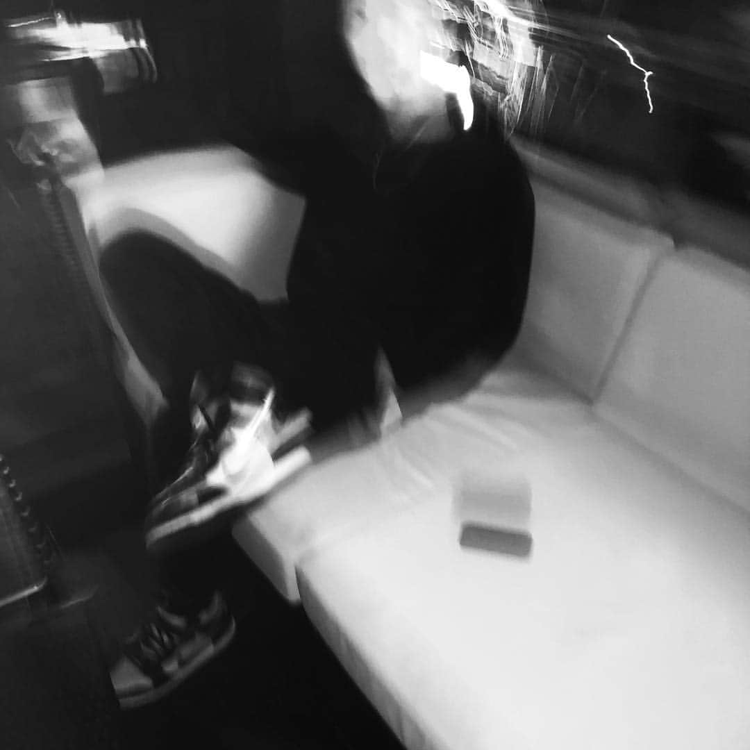 ジス のインスタグラム：「🧟‍♂️」