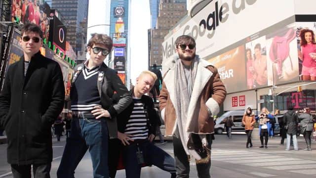 のインスタグラム：「Ep 55 We do the New York Shuffle (in New York as it happens), hit a dubious home run (umpire doesn't know what he's talking about) and play Mercury Lounge that night. 'Maid In Manhattan' is surely the most culturally significant film to come out of NY? 📽link in bio」