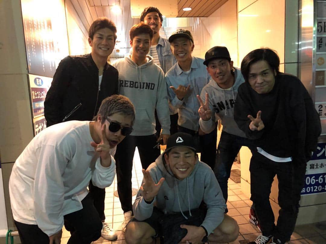 Juniorさんのインスタグラム写真 - (JuniorInstagram)「とりあえず俺の髪型がヤバい  #redspider  #根来新之助  #初瀬亮  #楽天イーグルス #藤田一也 #福山博之 #岡島豪郎 #辛島航 #大阪エヴェッサ #ガンバ大阪 #apollo #野球 #サッカー #バスケ #みんなで飯会」4月12日 2時49分 - redspider_jr