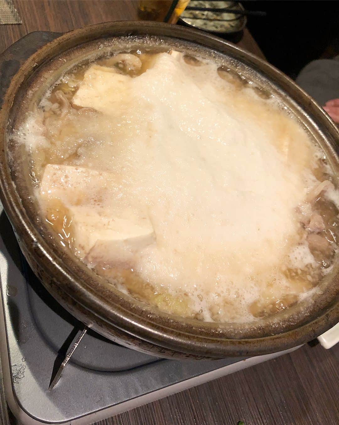 吉川ちかさんのインスタグラム写真 - (吉川ちかInstagram)「こないだ皆といった 歌舞伎町の月桜って お店のご飯美味しかった🤣💓 . チーズオムレツと 子持ち昆布の串揚げ激うま🤲💕 とろろ鍋も良かったぁ✨ . 炭水化物🍚とかは元々 食べなくても良かった人だから おかずだけで充分満足😂💓 . #馬刺し#チーズオムレツ#子持ち昆布#とろろ鍋#月桜#ご飯#dinner #美味しかった#歌舞伎町」4月12日 5時09分 - yoshikawachika_1116
