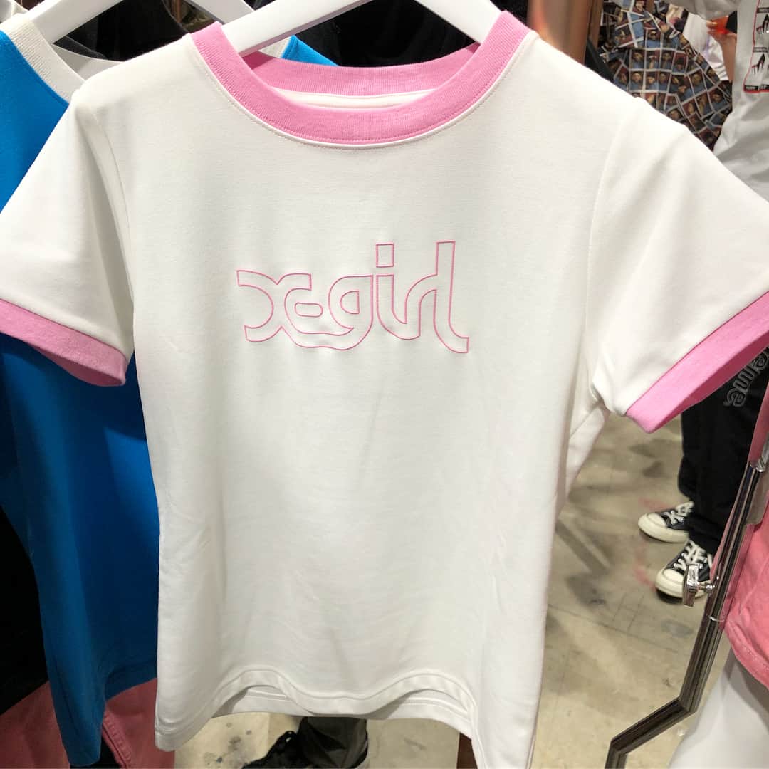 Numero TOKYOさんのインスタグラム写真 - (Numero TOKYOInstagram)「「Chloe Sevigny for X-girl」コレクションのローンチイベントのためにクロエ・セヴィニー本人が来日！ 90sムードたっぷりな、いま着たいTシャツの数々は売り切れ必至！ 明日から発売です。 #xgirl_chloe #xgirl #chloesevigny @chloessevigny @xgirljp」4月12日 19時51分 - numerotokyo