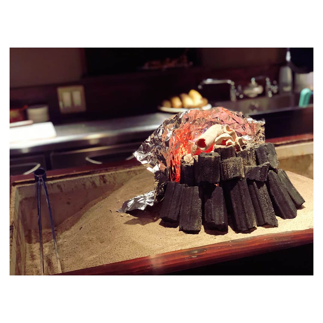 渡部秀さんのインスタグラム写真 - (渡部秀Instagram)「本日『ラブリラン』第2話 4月12日（木）よる11時59分～0時54分放送。 是非ご覧ください。  熊美味し。  #熊#忍成修吾#さん#久保田悠来#さん」4月12日 20時00分 - shu_samurai