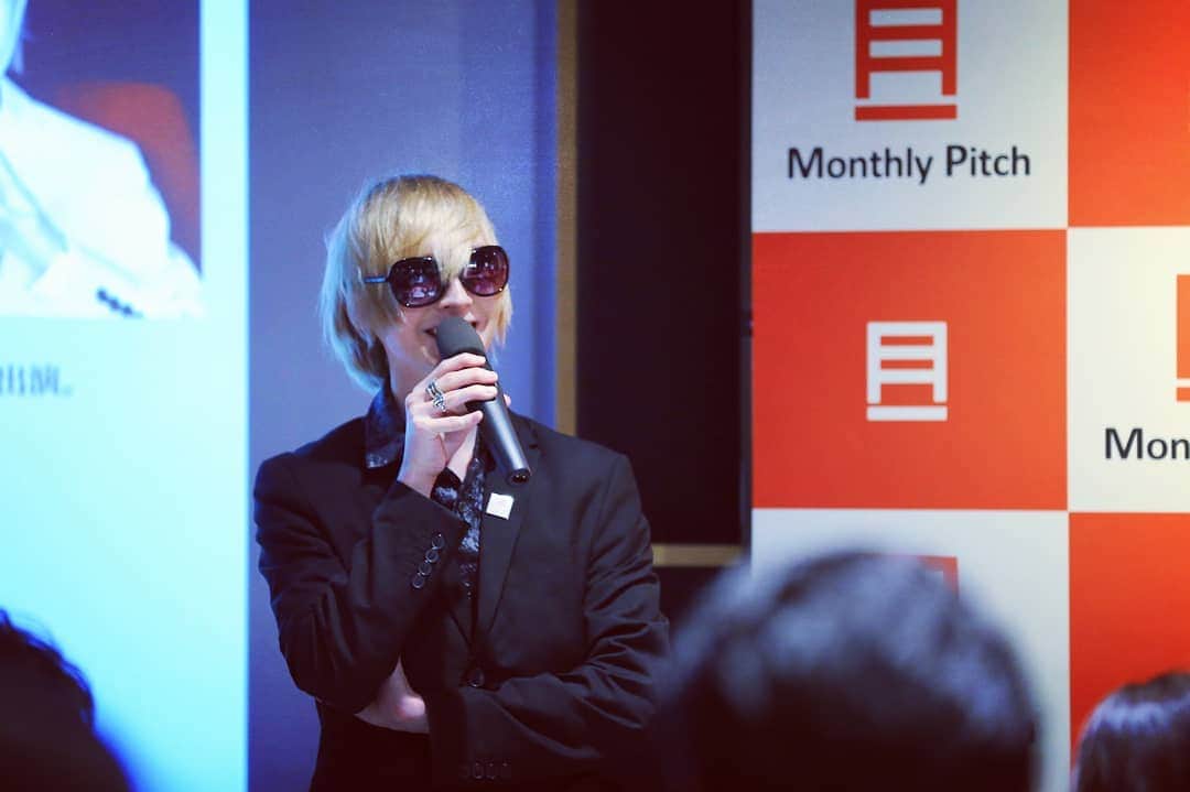 YOHIOさんのインスタグラム写真 - (YOHIOInstagram)「昨日は #MonthlyPitch にて「VisUnite」のプレゼンをさせていただきました。 Yesterday I had a presentation about the "VisUnite" app which I am the ambassador for. At the  #MonthlyPitch event in Shibuya, Tokyo.  #YOHIO #VisUnite #startup #Presentation #渋谷」4月12日 17時11分 - yohio