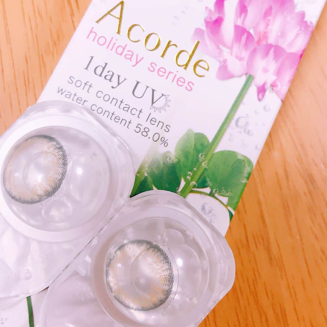 菊地あやかさんのインスタグラム写真 - (菊地あやかInstagram)「. 今日つけてるカラコンは アコルデの#ホリデイヘーゼル 😈💋 ➳﻿ @acorde_colorcontact  本当にナチュラル。発色も自然。 そして付けてるか分からないぐらい 着け心地がいい…❤︎ちゅるるん❤︎ 今までのヘーゼル系で1番好き。 男ウケ良さそう。笑笑 ☑️この投稿をリポストすると 同じ商品が3名様に当たります😳👏🏻✨ 是非リポストしてみてね🖤🖤 #アコルデ#Acorde#カラコン#メイク #アコルデアンバサダー#大人のカラコン」4月12日 17時21分 - ayaka_official06