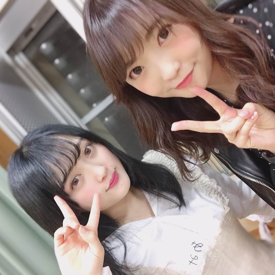 井口栞里さんのインスタグラム写真 - (井口栞里Instagram)「* 久しぶりの更新に なってしまいましたが...😨 * * お知らせがありますヽ(  ˆ࿀ˆ )ﾉ 舞台に今回出演させて 頂くことが決まりました😊 * * アリスインプロジェクト ×  演劇組織KIMYO ⭐️ レッド・ホット・キッチン ⭐️ 2018年6月6日〜11日 うりんこ劇場 * 前売りチケットの販売は 4月26日お昼の12時からに なっております🤔！！ * * 私にとって初舞台となります！ 今まで舞台に挑戦する勇気が でなかったのですが 歌ったり踊ったりしてる時が 1番自分らしくいれる姿だと 思うので表現の仕方は少し 違うかもしれませんが 今回のお話をきっかけに演技にも 挑戦してみようと思いました✨ 良い舞台を作り上げれるように 頑張って行くのでぜひみなさんと お会いできるの楽しみにしてます💓💓 * HP→httq://ailcein-nagoya.info * * #アリスインプロジェクト #演劇組織KIMYO #レッドホットキッチン  #nagoya #うりんこ劇場 #初舞台 #演技 #頑張るぞ #拡散希望 #instagood」4月12日 22時21分 - shiori_iguchi