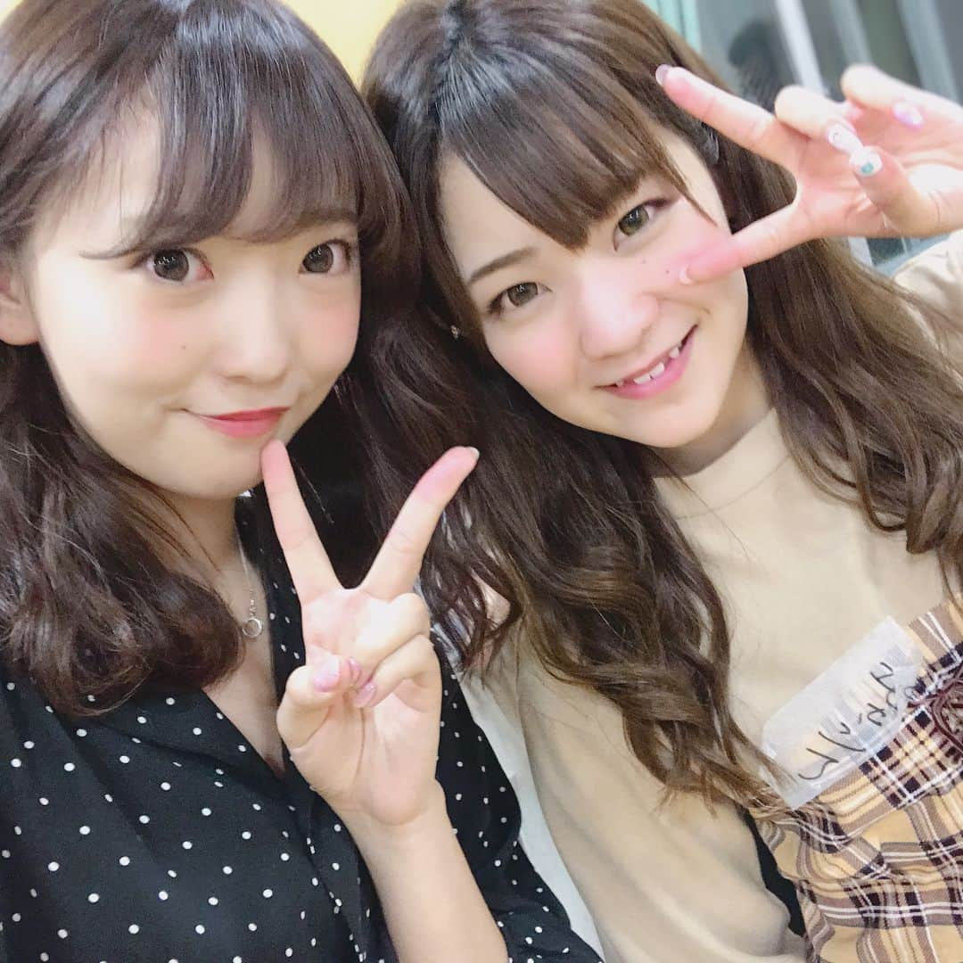 井口栞里さんのインスタグラム写真 - (井口栞里Instagram)「* 久しぶりの更新に なってしまいましたが...😨 * * お知らせがありますヽ(  ˆ࿀ˆ )ﾉ 舞台に今回出演させて 頂くことが決まりました😊 * * アリスインプロジェクト ×  演劇組織KIMYO ⭐️ レッド・ホット・キッチン ⭐️ 2018年6月6日〜11日 うりんこ劇場 * 前売りチケットの販売は 4月26日お昼の12時からに なっております🤔！！ * * 私にとって初舞台となります！ 今まで舞台に挑戦する勇気が でなかったのですが 歌ったり踊ったりしてる時が 1番自分らしくいれる姿だと 思うので表現の仕方は少し 違うかもしれませんが 今回のお話をきっかけに演技にも 挑戦してみようと思いました✨ 良い舞台を作り上げれるように 頑張って行くのでぜひみなさんと お会いできるの楽しみにしてます💓💓 * HP→httq://ailcein-nagoya.info * * #アリスインプロジェクト #演劇組織KIMYO #レッドホットキッチン  #nagoya #うりんこ劇場 #初舞台 #演技 #頑張るぞ #拡散希望 #instagood」4月12日 22時21分 - shiori_iguchi