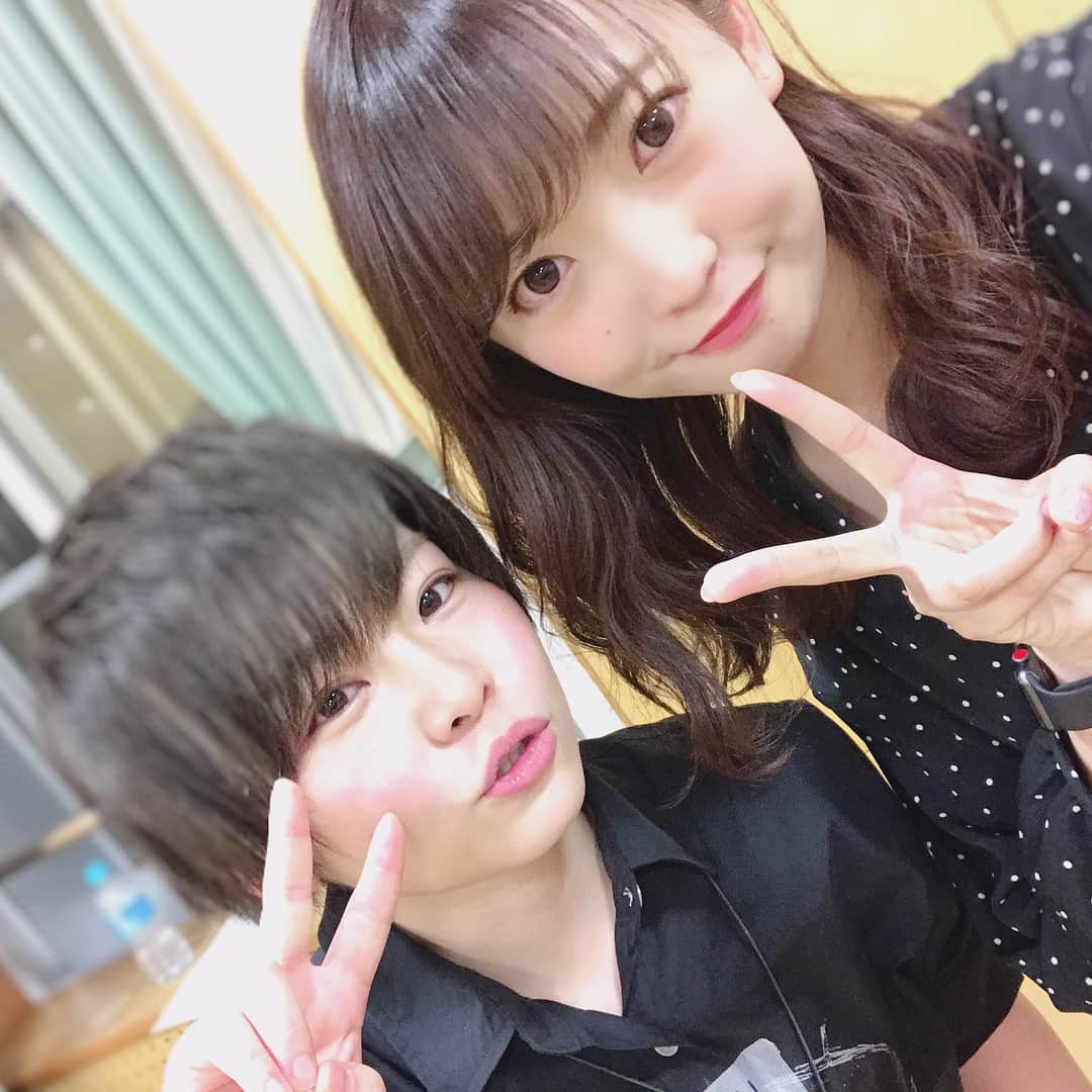 井口栞里さんのインスタグラム写真 - (井口栞里Instagram)「* 久しぶりの更新に なってしまいましたが...😨 * * お知らせがありますヽ(  ˆ࿀ˆ )ﾉ 舞台に今回出演させて 頂くことが決まりました😊 * * アリスインプロジェクト ×  演劇組織KIMYO ⭐️ レッド・ホット・キッチン ⭐️ 2018年6月6日〜11日 うりんこ劇場 * 前売りチケットの販売は 4月26日お昼の12時からに なっております🤔！！ * * 私にとって初舞台となります！ 今まで舞台に挑戦する勇気が でなかったのですが 歌ったり踊ったりしてる時が 1番自分らしくいれる姿だと 思うので表現の仕方は少し 違うかもしれませんが 今回のお話をきっかけに演技にも 挑戦してみようと思いました✨ 良い舞台を作り上げれるように 頑張って行くのでぜひみなさんと お会いできるの楽しみにしてます💓💓 * HP→httq://ailcein-nagoya.info * * #アリスインプロジェクト #演劇組織KIMYO #レッドホットキッチン  #nagoya #うりんこ劇場 #初舞台 #演技 #頑張るぞ #拡散希望 #instagood」4月12日 22時21分 - shiori_iguchi