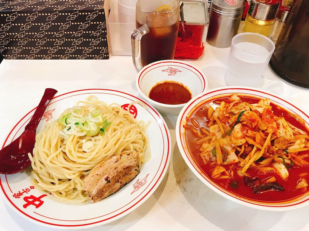 赤羽さんのインスタグラム写真 - (赤羽Instagram)「#蒙古タンメン中本大宮店  #冷やし味噌やさい 野菜大盛り チャーシュー1枚  たったの60円で野菜大盛りにすると スープも増量になりお得でございます 御多分に洩れず#腹パン  #蒙古タンメン中本 #ラーメン #ramen」4月12日 22時35分 - akabass