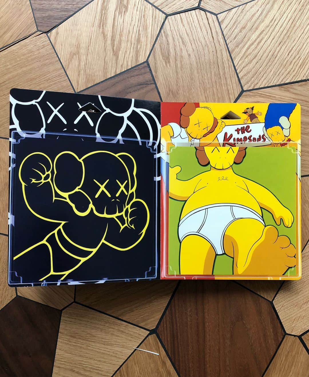KAWSONEさんのインスタグラム写真 - (KAWSONEInstagram)「#tbt My book KAWS C10 #CollectThemAll published in 2002 by #Neverstop, text by Carlo McCormick printed in an edition of 3000 #KAWS」4月13日 2時25分 - kaws