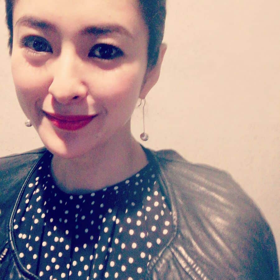 秋本祐希さんのインスタグラム写真 - (秋本祐希Instagram)「laura mercier 昨夜は new lipstick launch partyへ💄 とってもキレイな赤をタッチアップしていただいた💋 タッチアップで使ったキラキラパウダーも気になる❤︎ makeupってやっぱり楽しい☺︎ @lauramercierjapan @lauramercier  #lauramercier #ヴェロアリップ #ローラメルシエ  #ヴェロアエクストリームマットリップスティック」4月13日 18時09分 - ayuuki0908