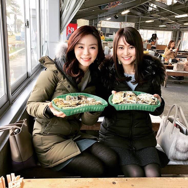 KAKIGIRL（カキガール）さんのインスタグラム写真 - (KAKIGIRL（カキガール）Instagram)「こんにちは！ 牡蠣をテーマに、カキガールが食べた牡蠣を紹介していきます！😆 . 今回ピックアップする写真は… . カキガールNo.17の梶原由美さん @yumi.kajiwara  の牡蠣です！👏 . こちらは福岡県にある唐泊恵比寿かき小屋です✨カキガールの取材で訪れた時の写真になります😊 大量の牡蠣ですね🤤 美味しそうです👏 カキガールのサイトでは牡蠣のレポートをしてますので、アカウントのURLからチェックしてみてください😊 . . *カキガールとは、牡蠣で幸せになる女子の総称。今年も、おいしい牡蠣のお店やお取り寄せの情報をカキガールたちが続々レポートしていきます。ご興味ある飲食店経営者の皆さま、お気軽にDMください。 . . . #kakigirl #カキガール #牡蠣 #生牡蠣 #オイスター #唐泊恵比須かき #福岡グルメ #福岡旅行 #福岡観光 #福岡ごはん」4月13日 21時18分 - kakigirl.info