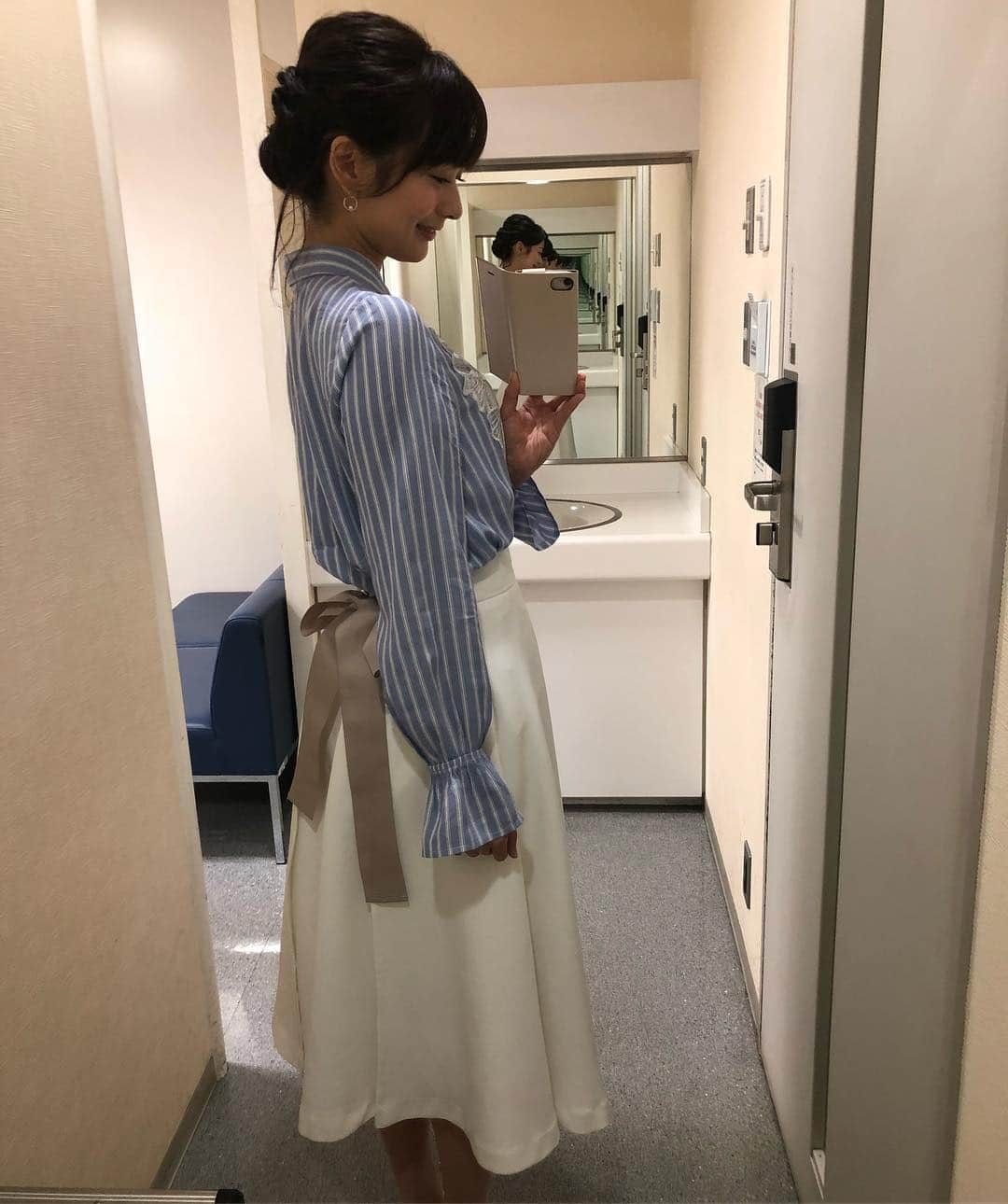 高見侑里さんのインスタグラム写真 - (高見侑里Instagram)「◡̈♥︎ 今朝のめざどの衣装は#ECLIN さん👗 この週末は全国的に雨や風が強く、荒れたお天気になりそうですね💦 お出かけされる方は十分にご注意ください💦」4月14日 8時46分 - yuri_takami_official