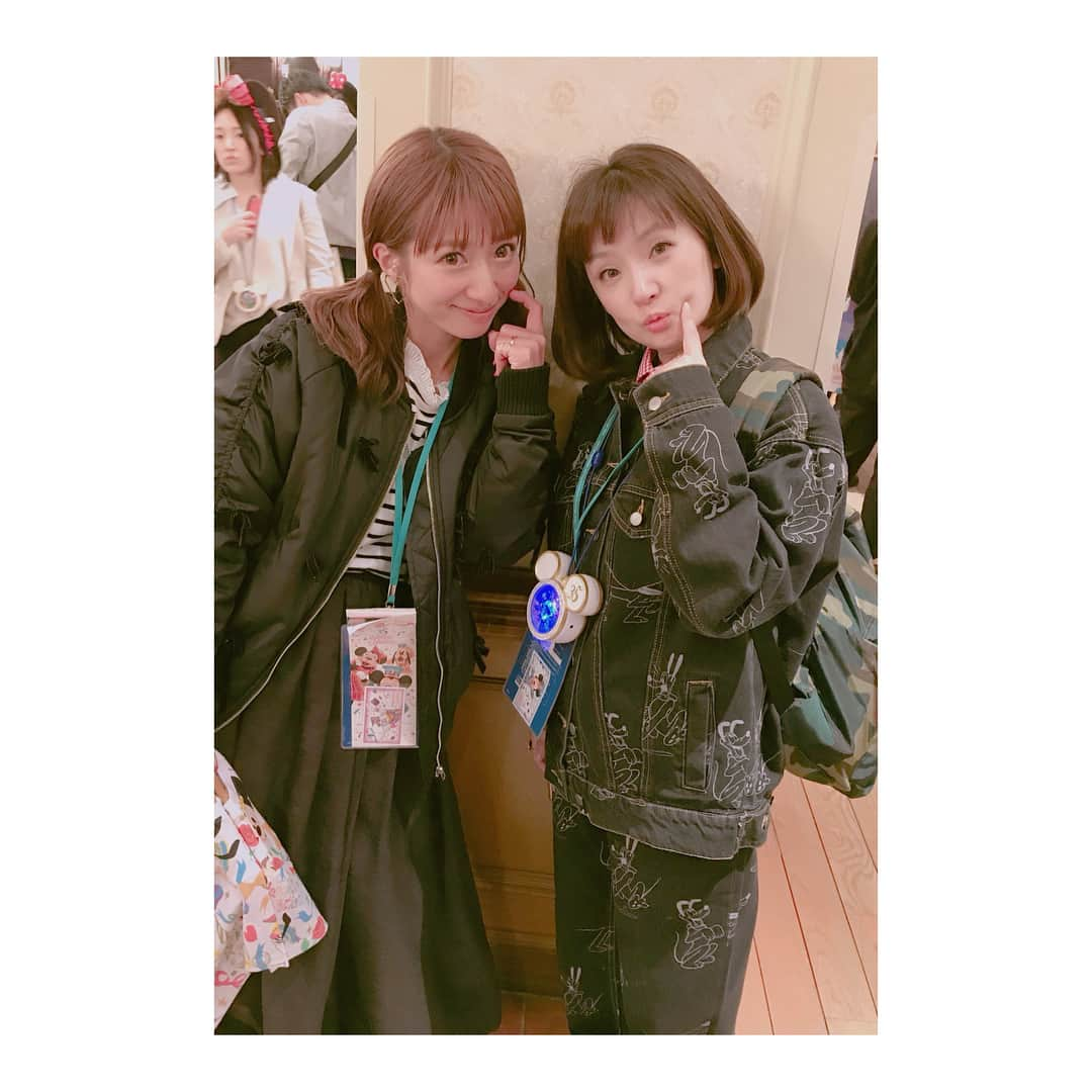 辻希美さんのインスタグラム写真 - (辻希美Instagram)「よっすぃー♡千秋ちゃん♡ごっちんとも会えた\(//∇//)\♡ #辻希美 #東京ディズニーリゾート #東京ディズニーランド #tokyodisneyresort #tokyodisneyland #東京ディズニーリゾート35周年 #happiestcelebration! #35周年プレビュー招待 #よっすぃー #千秋 ちゃん #ごっちん」4月14日 2時01分 - tsujinozomi_official