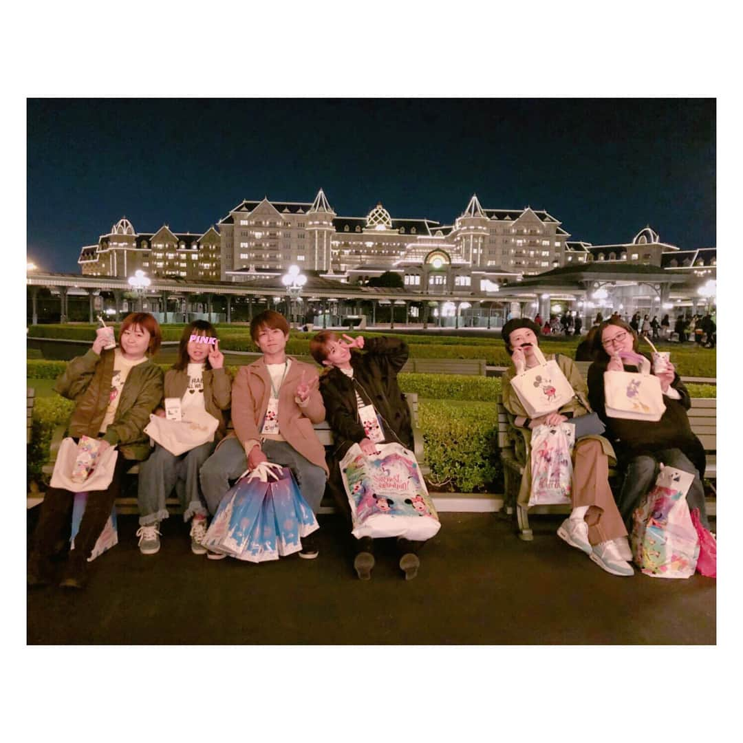 辻希美さんのインスタグラム写真 - (辻希美Instagram)「team辻♡  #辻希美 #トリ先生#ハカセ#ばっしー #team辻 #東京ディズニーリゾート #東京ディズニーランド #tokyodisneyresort #tokyodisneyland #東京ディズニーリゾート35周年 #happiestcelebration! #35周年プレビュー招待」4月14日 11時18分 - tsujinozomi_official