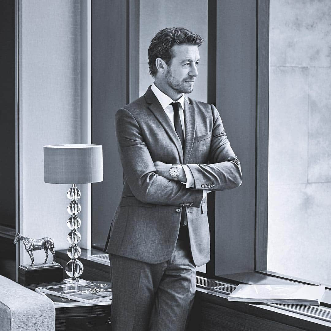 ロンジンさんのインスタグラム写真 - (ロンジンInstagram)「#Longines looks forward to welcoming our Ambassador of Elegance, Simon Baker, to the Longines Records Club tomorrow. #EleganceisanAttitude #LonginesMomentKeeper #GC2018」4月14日 12時45分 - longines