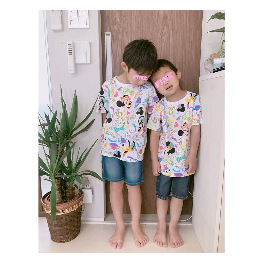 辻希美さんのインスタグラム写真 - (辻希美Instagram)「３５周年Ｔシャツ♡  #辻希美 #今日のmen's #お揃い #35周年  #tシャツ #可愛い #東京ディズニーリゾート #東京ディズニーランド #tokyodisneyresort #tokyodisneyland #東京ディズニーリゾート35周年 #happiestcelebration! #35周年プレビュー招待」4月14日 14時03分 - tsujinozomi_official