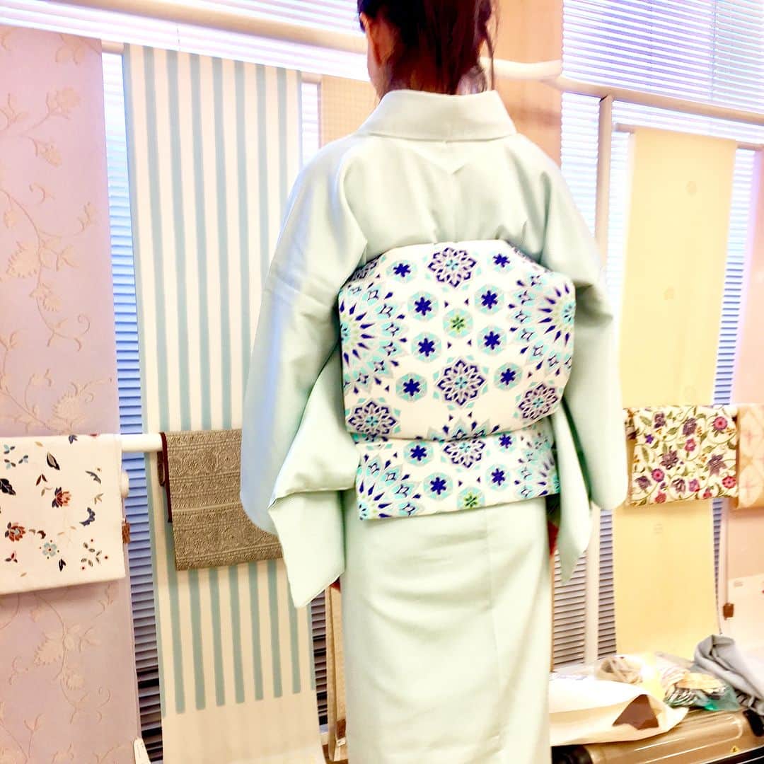 佐伯紅緒さんのインスタグラム写真 - (佐伯紅緒Instagram)「着物が出来てまいりました。テンションが上がります。 #kimono #御召 #着物 #舎人座」4月14日 15時23分 - beniosaeki
