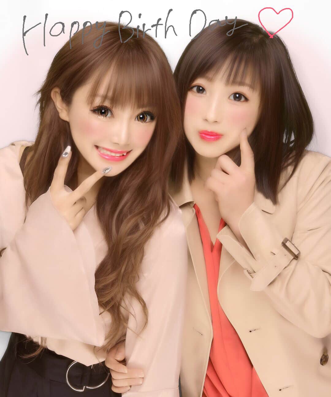 のインスタグラム：「愛方さん♡いきなりプリクラで プレゼント出してきた😢❤！！ もーー幸せすぎる。。 そん時のりなの顔よ（笑）」