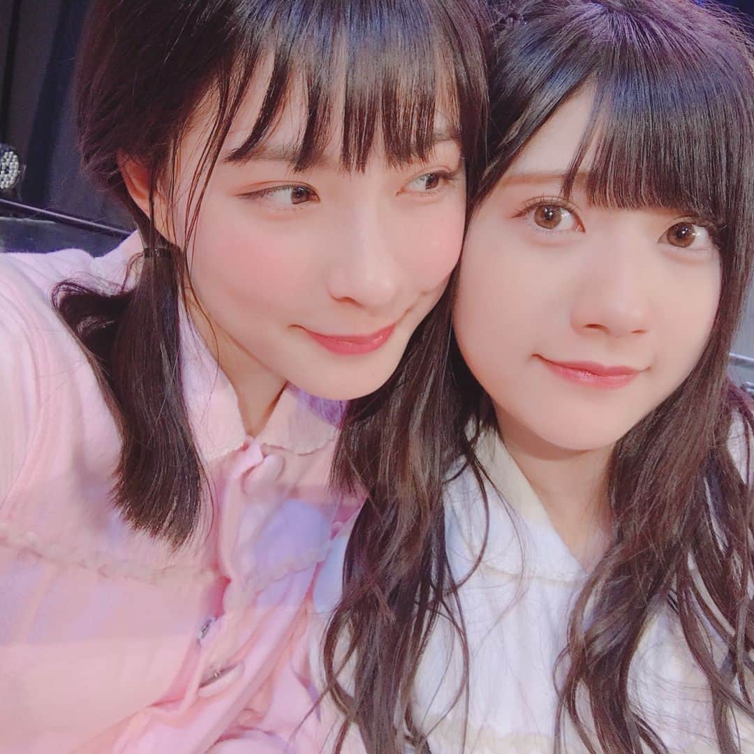 山本茉央のインスタグラム：「. . 大好きな先輩☺︎💕 . . #山田麻莉奈 #かわいい #だいすき  #先輩 #仲良し」