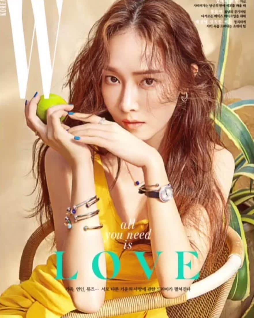 ジェシカのインスタグラム：「#Jessica W Korea May 2018 Issue」