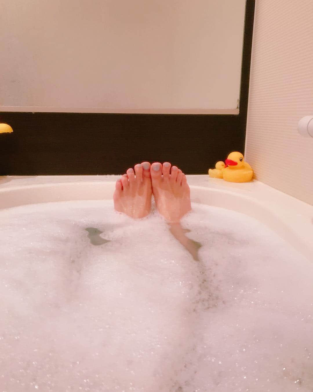 今野杏南さんのインスタグラム写真 - (今野杏南Instagram)「* * 泡風呂🛁💕 * #さえぴょんからのお土産でもらった泡風呂になるやつを使ってみた #いい匂い💕 #お風呂が楽しくなるね」4月15日 0時55分 - anna_konno0615