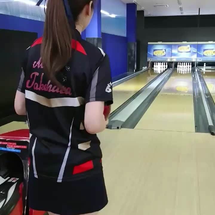 竹原三貴のインスタグラム：「today's shot feeling good👍 #bowling #quantam #ボウリング #볼링 #保齡球  #很好的感覺」