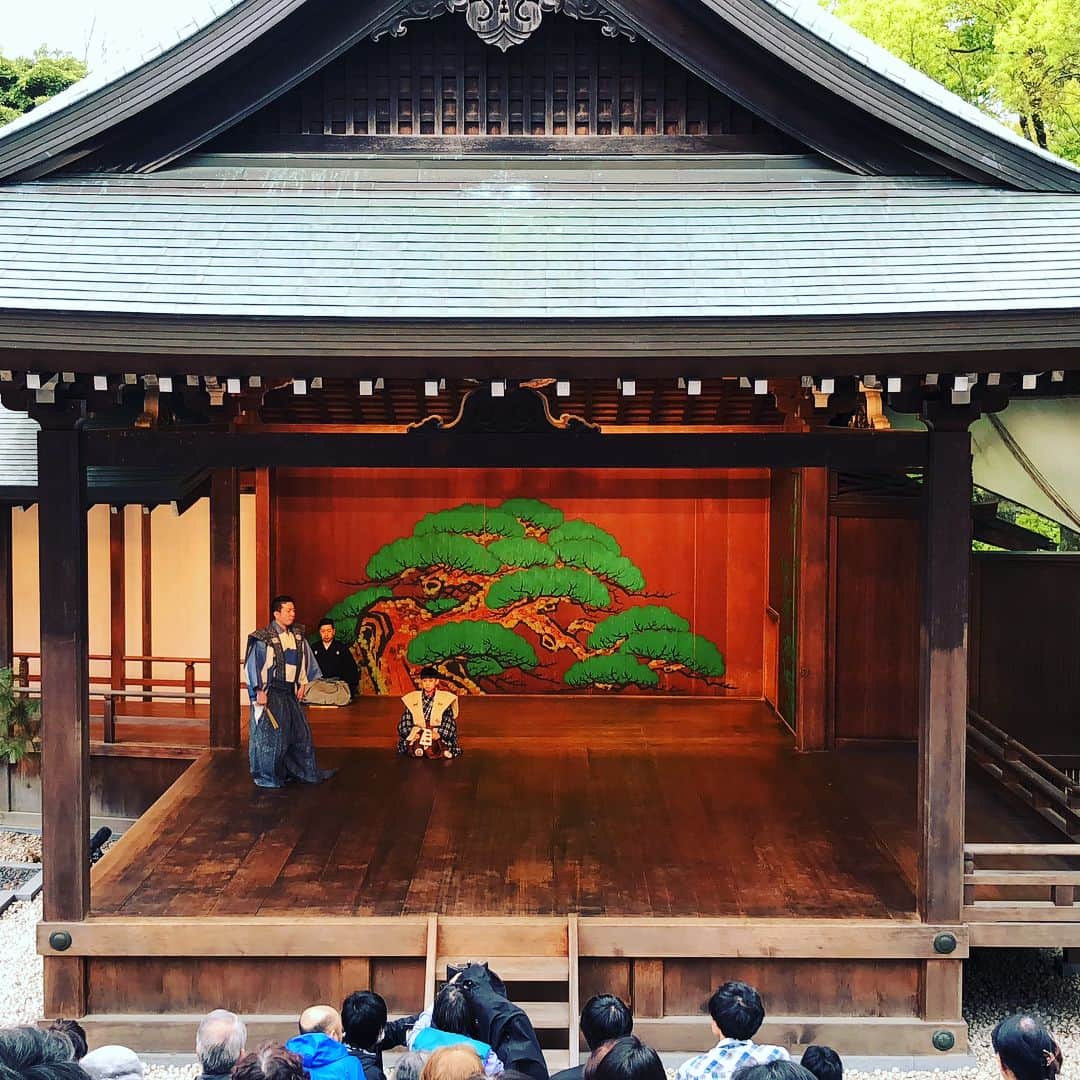 清水あすかさんのインスタグラム写真 - (清水あすかInstagram)「#愛知県 #名古屋  #岡崎城 #二の丸能楽堂  #能楽師狂言方大藏流大藏基誠  #能楽師狂言方大藏流大藏康誠  1枚目#能楽堂 2枚目、3枚目、4枚目 #五色の幕 を #イメージ して #スタッフ #腕章 を作って頂きました！  #かわいい  5枚目 岡崎城 6枚目 #直会 7枚目 #蒲郡みかんクラフトチューハイ  8枚目 #銀座空也 #差し入れ 9枚目 #旅館 のお部屋からの眺め #instagood」4月15日 10時50分 - asukahime1015
