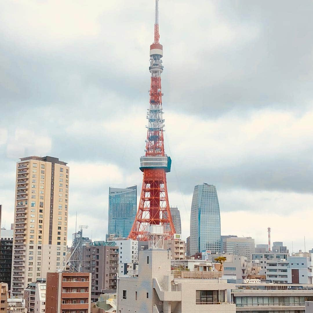 中川いさみさんのインスタグラム写真 - (中川いさみInstagram)「今日の東京タワー。ジオラマっぽい。」4月15日 10時58分 - nakagawa_isami