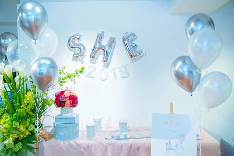 七尾エレナさんのインスタグラム写真 - (七尾エレナInstagram)「ミレニアル世代向けのキャリアスクール SHE @she_officials の1周年記念イベントで 村田あつみちゃん @anmitsuchan  椎木里佳ちゃん @rikashiiki と3人で 起業家トークショーに登壇しました。 ✳︎ みんなそれぞれのやり方で会社を回してて 泥臭く頑張ってて 大変な事って自分だけじゃないんだ！！って 勇気をもらえた日だった。 ✳︎ #シーライクス #shelikes #キャリアスクール #ミレニアル世代 #起業家 #トークショー」4月15日 22時15分 - elenananao