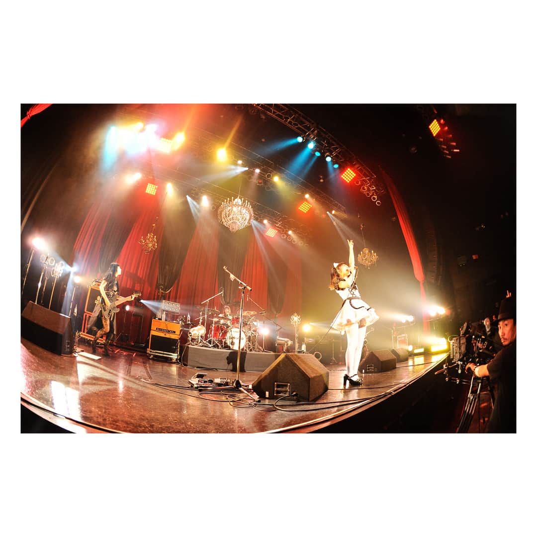 廣瀬茜さんのインスタグラム写真 - (廣瀬茜Instagram)「2018.4.13 BAND-MAID WORLD DOMINATION TOUR 2018【宣告】ツアーファイナル@Zepp Tokyo . THANK YOU SOLD OUT😭✨❣️ . photo by MASANORI FUJIKAWA(@masafuji93 )」4月15日 22時19分 - akane_bandmaid