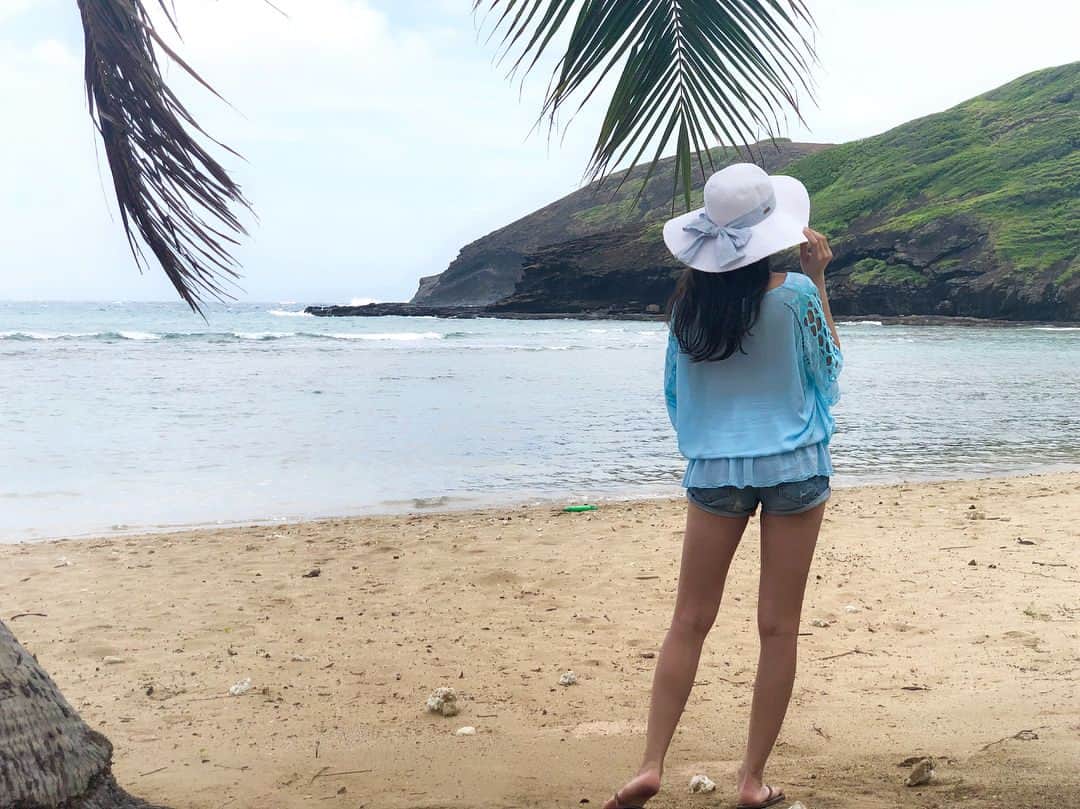 のインスタグラム：「・ Hanauma Bay☺️🏖 また帽子も買いました😝 ・ #hawaii #hanauma #mahalo #trip #vacation #aloha #ハワイ #🌺」
