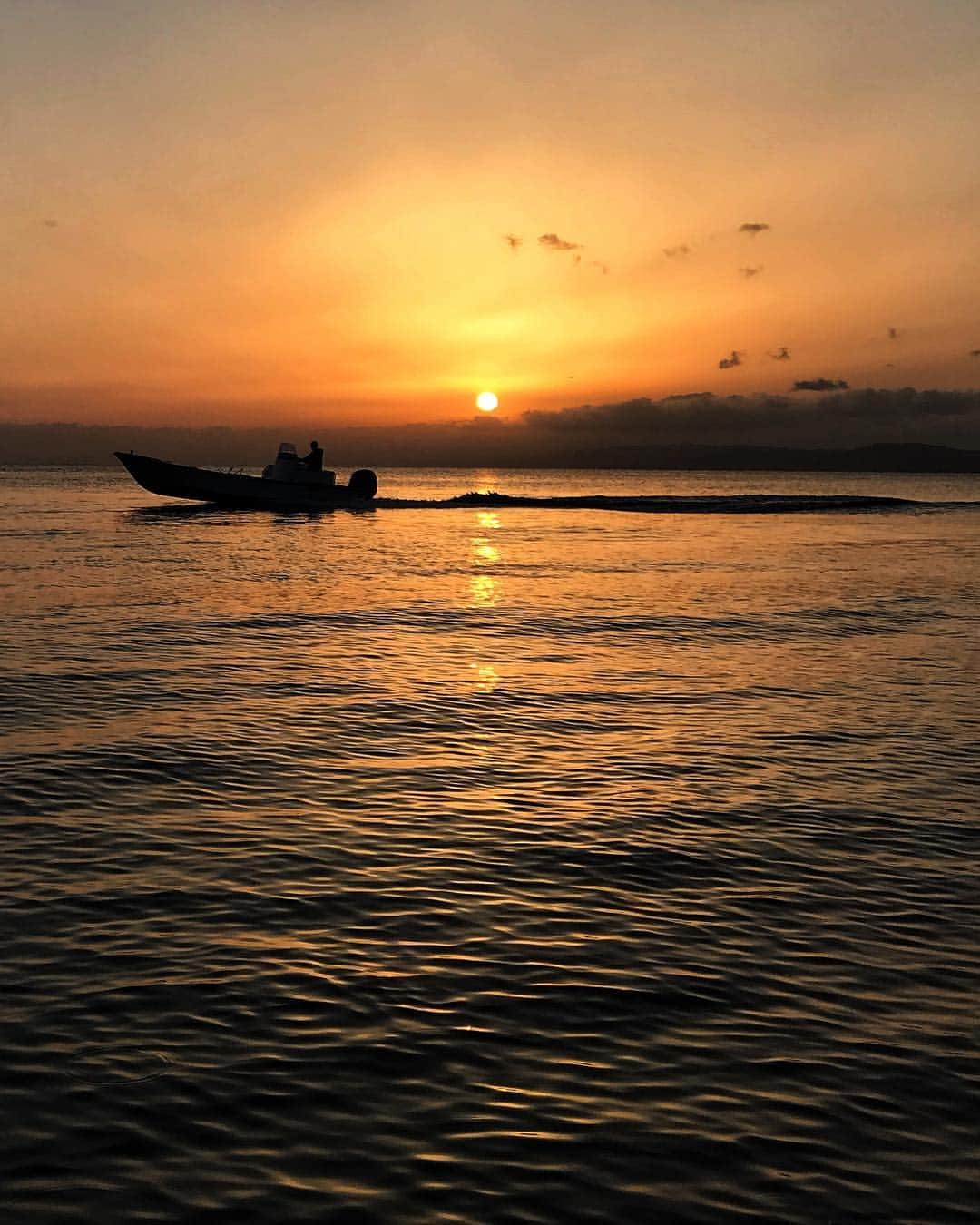 mana___chinのインスタグラム：「淡路島の日の出は5:29☀️」