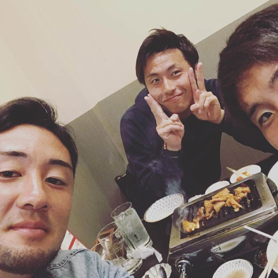 岩田卓也のインスタグラム：「勝利の肉 . . #ザスパクサツ群馬#初スタメン#逆転勝利#初草津節#強風すぎ#神風吹いた#勝つっていーね」