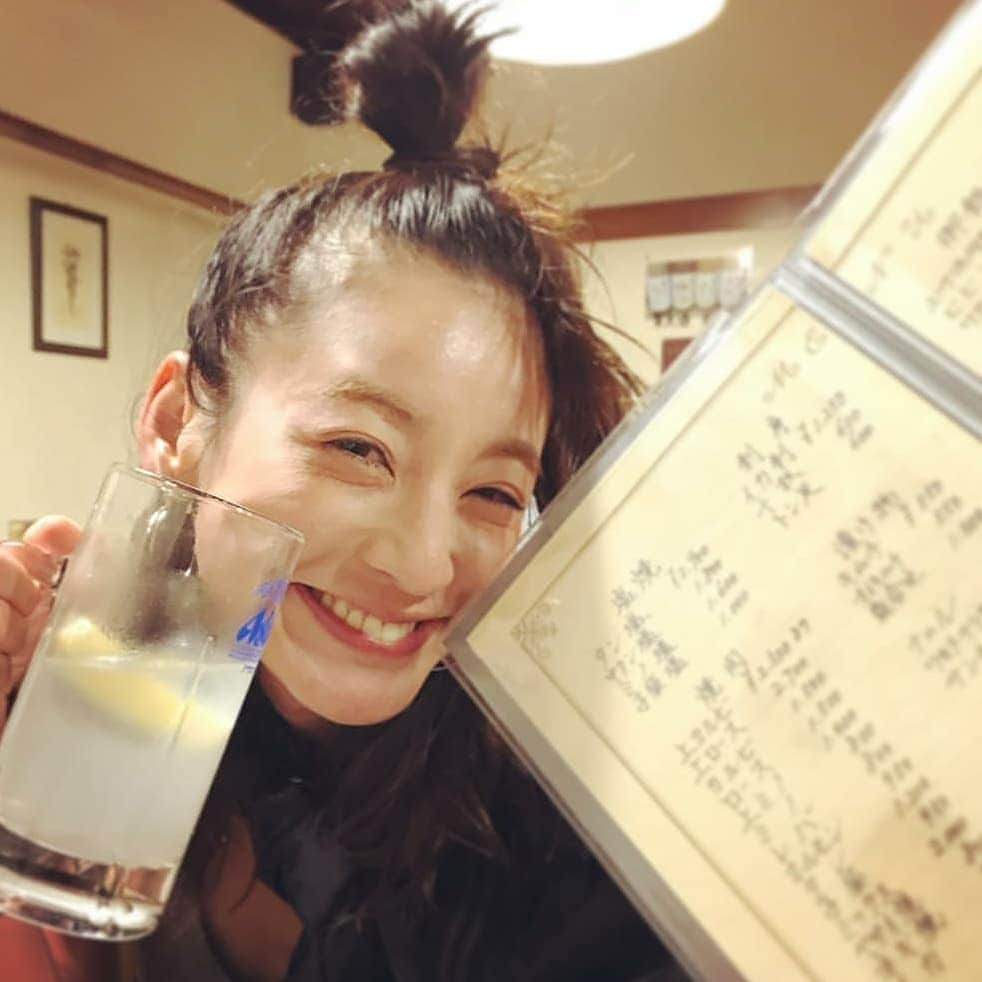 西山茉希さんのインスタグラム写真 - (西山茉希Instagram)「また  お母さんに  会いにゆきたひ。  #うるおい #肉とお酒と人間と #幸せトライアングル  とある夜の 単独行動。」4月15日 21時05分 - maki.nshiyama50