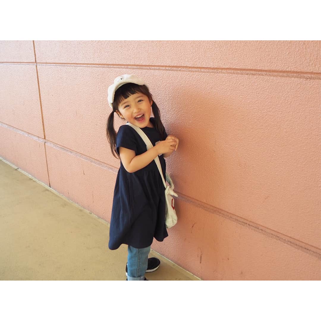 Kyooonさんのインスタグラム写真 - (KyooonInstagram)「20180415 * * 今日もよく笑った〜☺️ * 娘が観たいと言っていた映画🎦 プリキュア、ドラえもん、しんちゃん制覇✨ プリキュアがいちばん楽しくて可愛かった♡と言ってるけどドラえもんがいちばん集中してたかなぁ🤗 * * 夏に向けて半袖も準備🌻♪♪ LEE×アプレレクールのコラボアイテムが 今回もすごーく可愛くて😍キャップは前のなんだけど このワンピ、シンプルでシルエットが女の子らしくて好き✨ LEEコラボ毎回すごく人気みたいなので是非お早めにお店に行ってみてください☺️✨ @apres__official に素敵なコーデがたくさんなので是非フォローしてみてね♪ #アプレレクール#アプレキッズ#LEE#LEEコラボ#LEEkids#PR#3歳#3歳11ヶ月」4月15日 21時13分 - fancykyon
