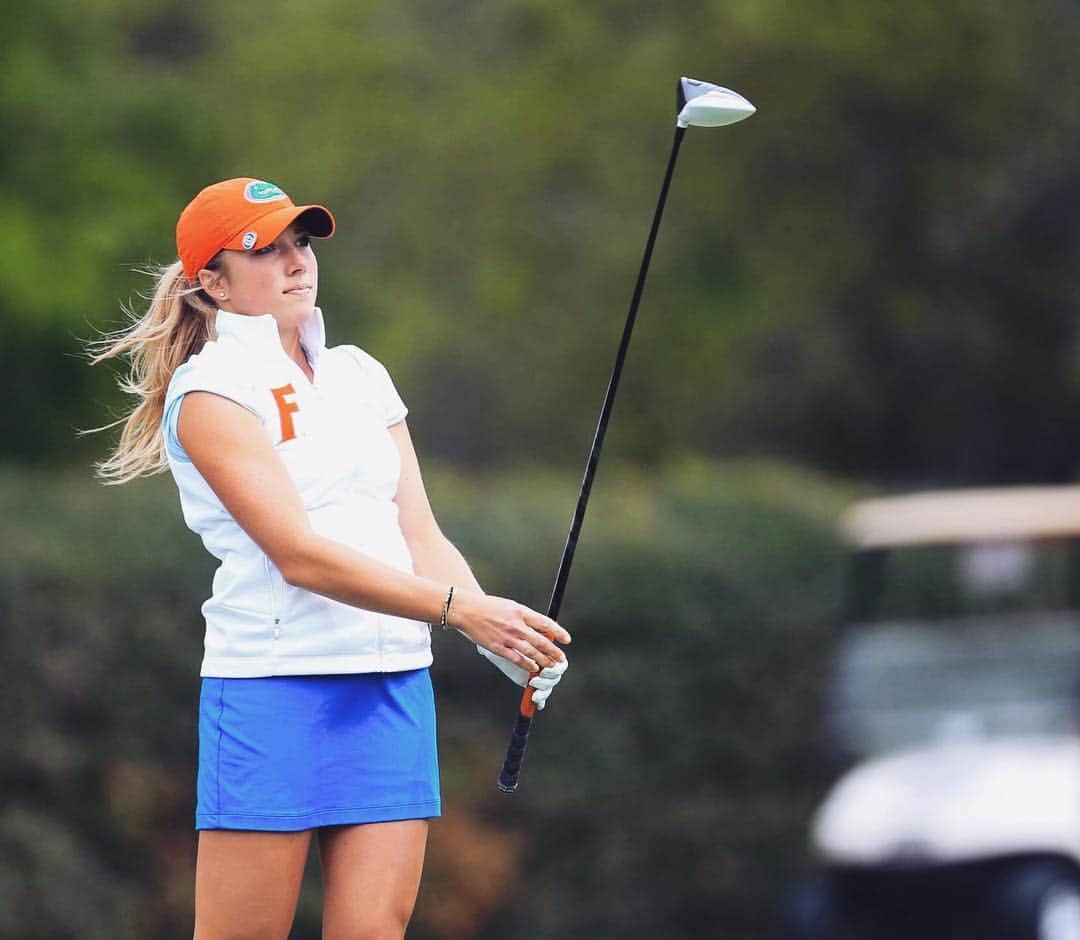 Sierra Brooksのインスタグラム：「Swinging our way into post season🐊 @gatorswgolf」