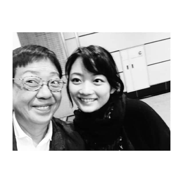 森田涼花のインスタグラム：「アン・ホイ監督と、にぱ☺︎ 日本で会えたとき  嬉しくてお互いぎゃーーっ！とまずハグっっ。 とてもチャーミングで大好きなんです 誰もを瞬時に笑顔に変えちゃう 魔法のようなひと。 昨日、うちも松子役として出演させて頂いた 映画🎬「明月几时有」OurTimeWillCome 中国香港映画祭最優秀賞5冠受賞と朗報👑  2018.4/15 第37回香港電影金像奨(香港アカデミー賞) Our Time Will Come 「明月几时有」監/アン・ホイ 作品賞/監督賞/助演女優/音楽/美術  5部門最優秀賞5冠受賞🌒🌓🌔恭喜你👏」