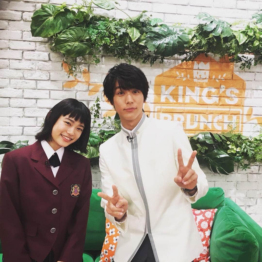 TBS「花のち晴れ〜花男 Next Season〜」のインスタグラム：「あれから５年、 こんなに大きくなりました。 、、あ、また間違えた。そうじゃなくて、！ そう、こっちが本物の私と天馬くん！ この前神楽木が記念写真撮ってくれました📸 #音グラム  #花晴れ」