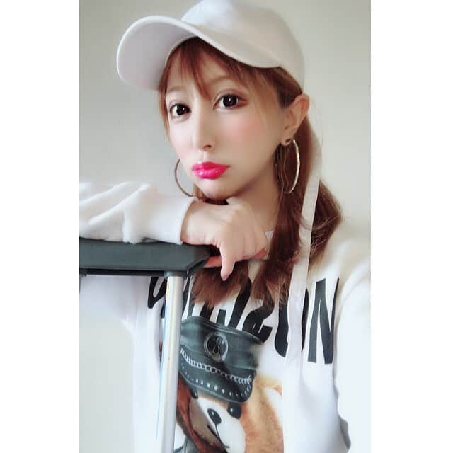 夢咲りおなさんのインスタグラム写真 夢咲りおなinstagram 松葉杖と私 松葉杖コーデ おぢとおでかけ 絵の具の白買う モスキーノ ホワイト 松葉杖 骨折キャバ嬢 絵描きキャバ嬢 絵描き 名古屋 骨折 全治1カ月 4月16日 12時22分 Yumerio0906
