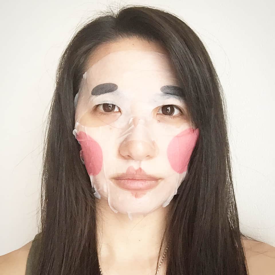 矢部あやのインスタグラム：「ふざけたフェイスパックにハマってます」