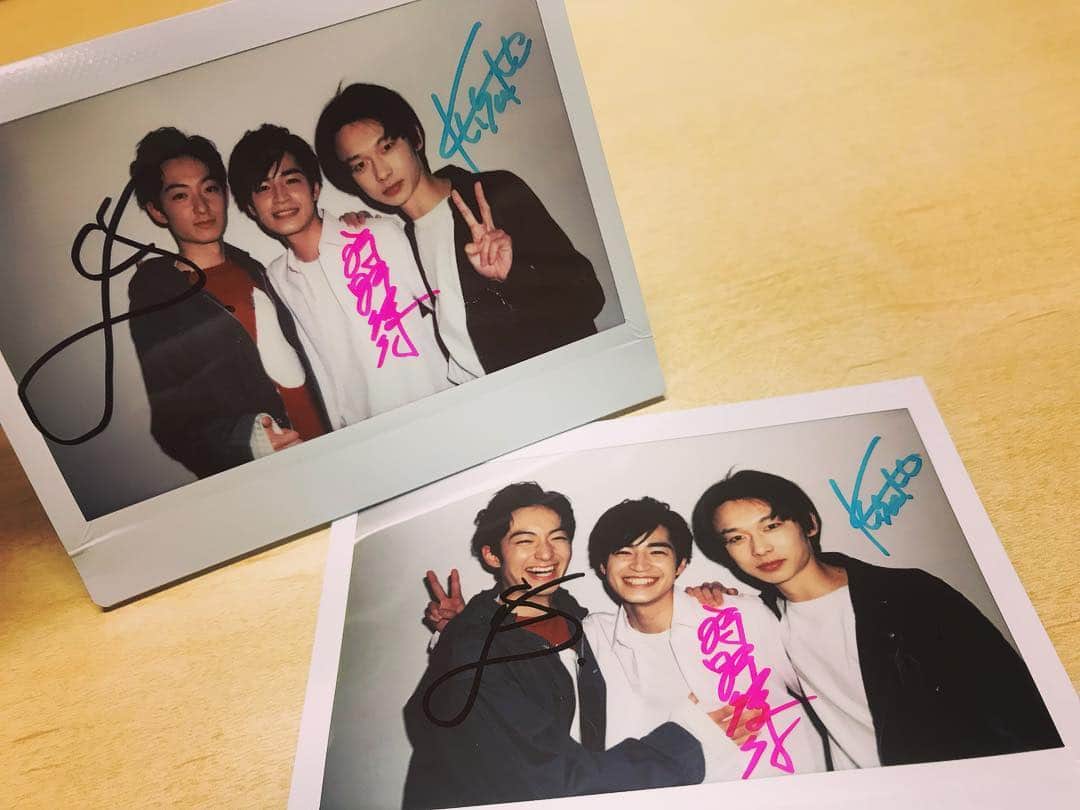 狩野健斗のインスタグラム：「‪📸 雑誌『Prince of STAGE』vol.3‬ ‪本日発売です！‬ ‪同じくイケ家！メンバーの濱正悟、木田佳介と3人で取材、撮影して頂きました！‬ ‪サイン入りチェキのプレゼントもありますのでぜひ応募してみて下さい^ ^‬ ‪#イケ家‬ #プリンスオブステージ」