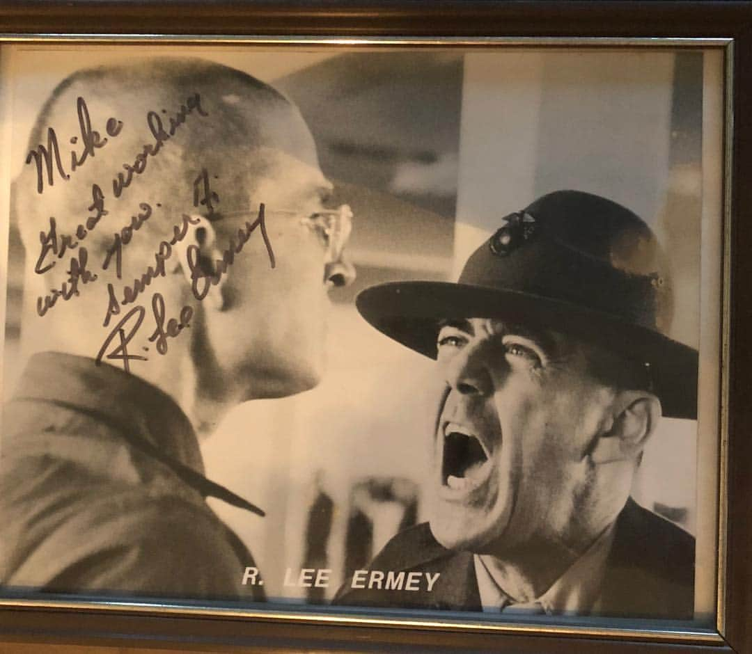 マイク・ヴォーゲルのインスタグラム：「‪R. Lee Ermey.... one of the highlights of my career was working with this man, as a young actor. An idol of many who value the service and dedication of our armed forces.  He will be missed.  Thank you for your service.  Rest Easy, Marine.  #RLeeErmey ‬」