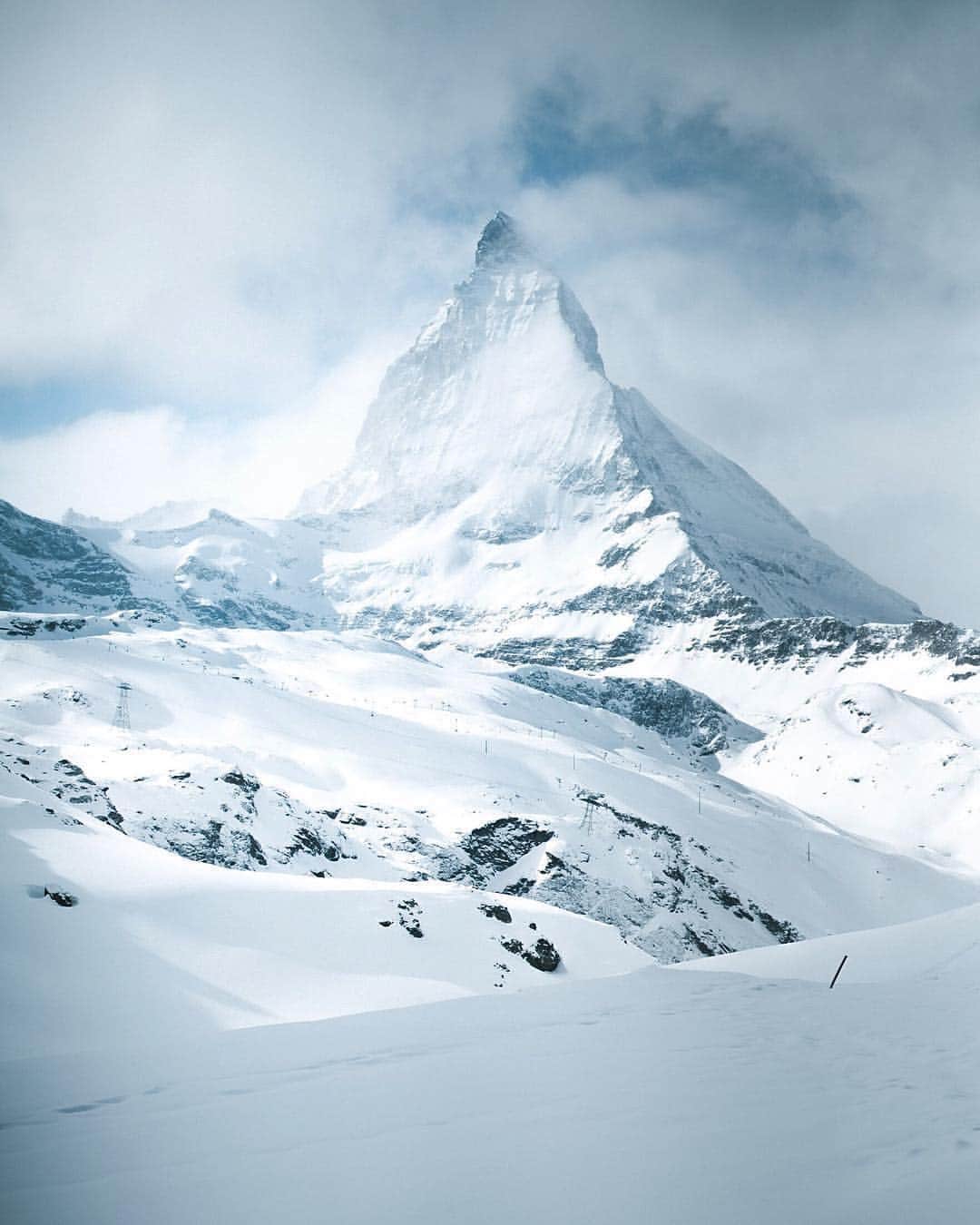 instagoodさんのインスタグラム写真 - (instagoodInstagram)「@pflaumenbaumli Matterhorn ⛰ . . . . #switzerland #visitswitzerland #visualofearth #hubs_united #ournaturedays #exploretocreate #liveofadventure #livetoexplore #theglobewanderer #artofvisuals #pgdaily #eclectic_shotz #earthgrammer #main_vision #vzcomood #beautifuldestinations #passionpassport #wanderfolk #wildernessculture #livefolk #visualcreators #lifeisgood #agameoftones #visualtraveller #timeoutsociety #folksouls #moodnation #wonderful_places #createcommune #wondermore」4月16日 22時04分 - instagood