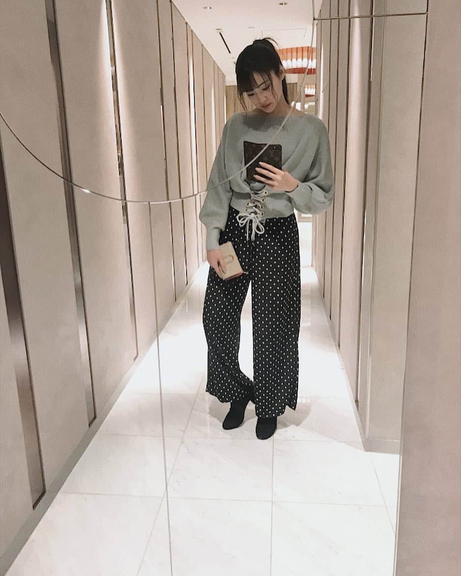 志田友美（ゆうみん）のインスタグラム：「OFFがあったらとびきり遊んで楽しむのが私的決まりなの😂🙌✨✨みんなも休みの時は外に出よっ🧚‍♂️外に出るだけで気持ちが大分違う（´-`）.｡oO  #dayoff #ootd #tokyo #spring #instafashion #instagood」