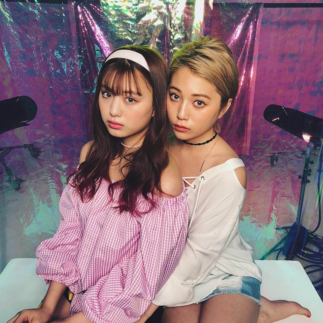 浪花ほのかのインスタグラム：「カラコン、、Luce1day  #カラコン #1day #Popteen #モデル #ピンク #白 #オフショル」