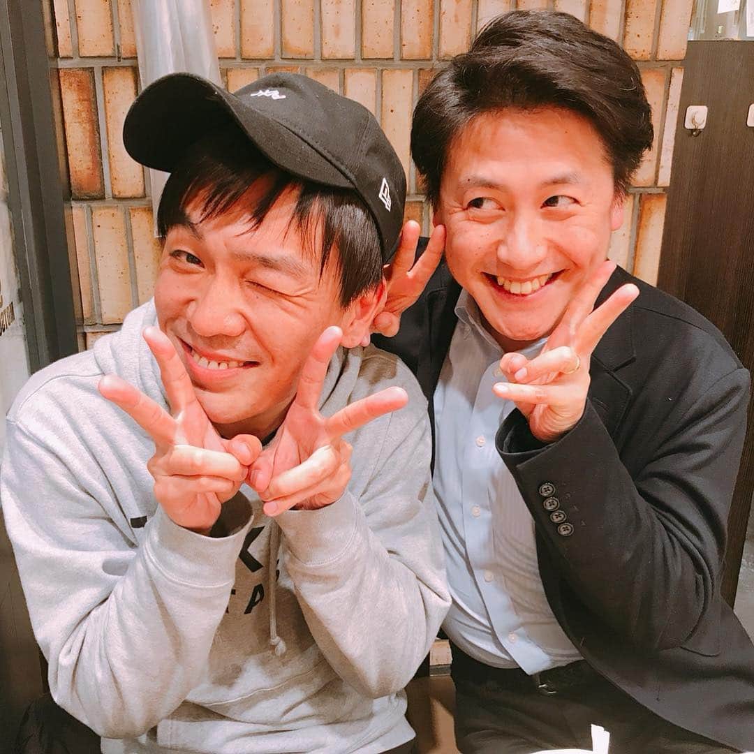 KYOHEYのインスタグラム：「会うだけで無条件にモチベーション上がるホンマの家族で兄貴みたいな赤井社長と！🤗🍺✨ ありがとうございましたー！☺︎ ファスティング、腸活にご興味ある方いつでも連絡ください☺︎ 僕は王子のファスティングと腸活で便秘治ったひとり☺︎ #ファスティング王子 #腸活王子 #株式会社TKS #KYOHEY #大好き #そういう意味ではない #でも #大好き #THANX #Thanks #ありがとう #🍺」