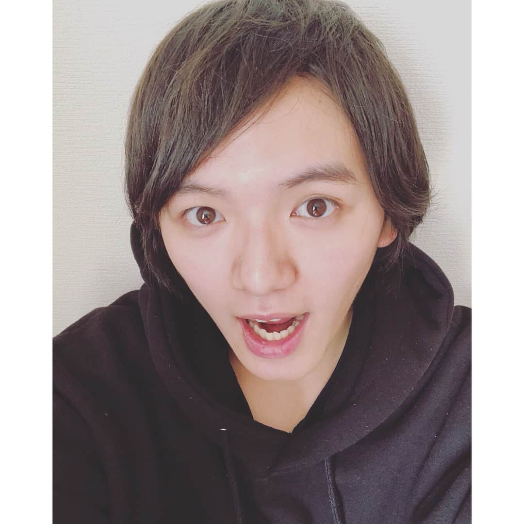 TBS「花のち晴れ〜花男 Next Season〜」さんのインスタグラム写真 - (TBS「花のち晴れ〜花男 Next Season〜」Instagram)「今夜10時から 「は」「な」「は」「れ」「み」「て」「ね」 私と、大切なみんなより。 そして神楽木からもメッセージが😊 「花晴れファンの方、花男ファンの方、そして僕らのファンの方。みんなと素敵な作品を一団となってキラキラした世界観を作っているので瞬きをせずにご覧下さい。お楽しみに！by晴」 チーム一同、愛情たっぷりです。 オンエアまでもう少し！ みなさま、観てね。お願い。です。 #音グラム #花晴れ」4月17日 17時01分 - oto_edogawa