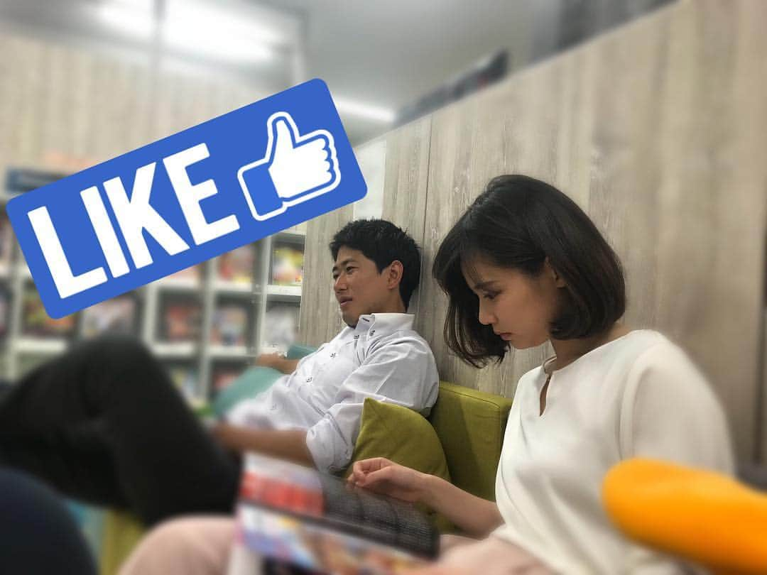 藤井弘輝(ふじいこうき) さんのインスタグラム写真 - (藤井弘輝(ふじいこうき) Instagram)「めざまし終わりアナウンス室にて #めざましテレビ #酒主さん #唯ちゃん #みんなで録画してあった海外サッカーの試合を視聴  #唯ちゃんはサッカー雑誌を読む意識の高さ #流石です」4月17日 19時01分 - fujii_koki_cx