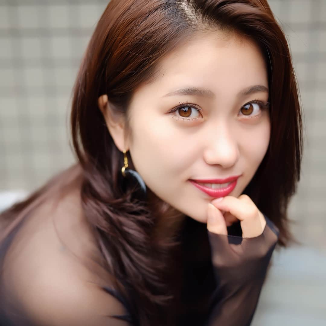 KIREIMOさんのインスタグラム写真 - (KIREIMOInstagram)「『KIREIMO 100% GIRLS!!』柳瀬桃子さんのコメントが到着⭐️ . 今回『KIREIMO 100% GIRLS!!』として参加することになりました柳瀬桃子です😊 @momomo.0208 趣味は旅行をして、現地の美味しいものを食べることです😋🍴 . 私のおすすめスポットは地元の三重県です📍 なかでも鳥羽市は海がとてもキレイで、海鮮も美味しいのでぜひ行ってみてください🐠🏖 . 3枚目の写真は、お気に入りのCHANELの香水です！ パッケージもピンクで可愛くて、やさしい香りがおすすめです💖 . 私は「100% BEACH GIRL‼」なので、夏に向けて脱毛やダイエットで自分磨きを頑張ります！ そして、たくさんの人に元気を与えられる存在になりたいです。 . #KIREIMO #キレイモ」4月18日 12時00分 - kireimo_official